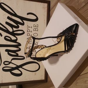 NEW Jessica Simpson black strappy Wisata Studded T-Strap Pumps heels